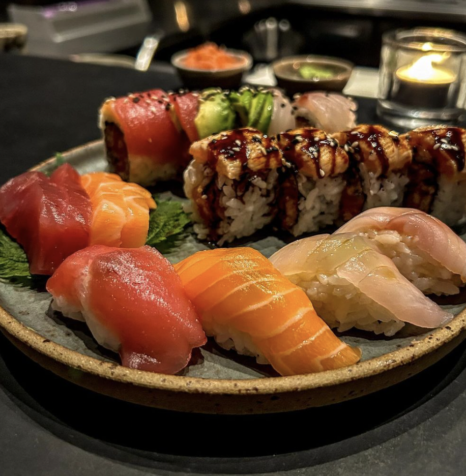 Eating Around with Em is a food blog where you can find hotspots from all over the world, but mainly Antwerp, Bruxelles, Mechelen, Leuven and Ghent. 